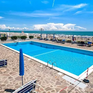 Sea View With Swimming Pool Apartment